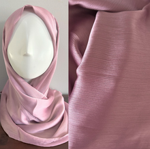 Charger l&#39;image dans la galerie, Crinkle Scarves- Silk- Peony Pink